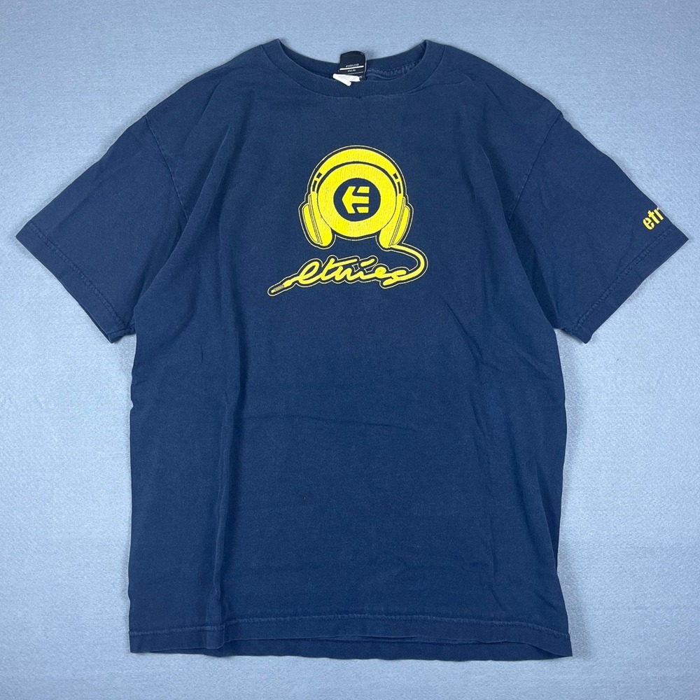 VTG Etnies Mens Graphic T-Shirt Navy Blue Yellow Headphone Skate Logo Size M